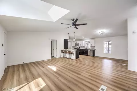 5866 Sassy Rose Dr, Las Vegas, NV 89122