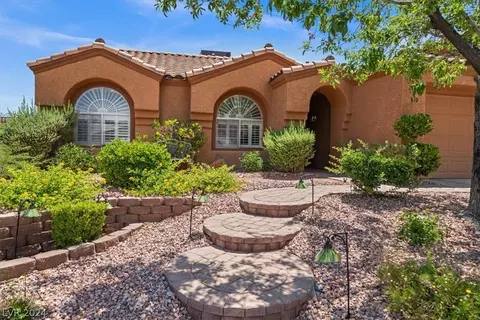 819 Arrowhead Trl, Henderson, NV 89002