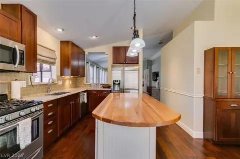 107 Ocean Mist Ln, Boulder City, NV 89005