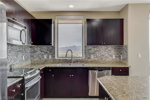 8255 S Las Vegas Blvd #1521, Las Vegas, NV 89123