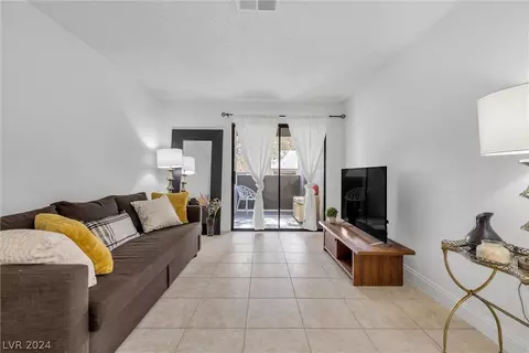 3151 Soaring Gulls Dr #1072, Las Vegas, NV 89128