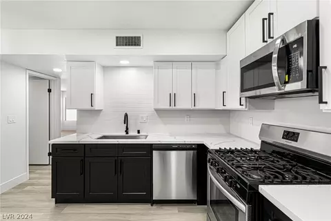 8149 Bridle Path Way, Las Vegas, NV 89145