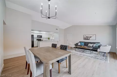 3921 Applecrest St, Las Vegas, NV 89108