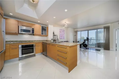 222 Karen Ave #1903, Las Vegas, NV 89109