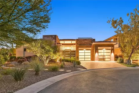 47 Moonfire Dr, Las Vegas, NV 89135
