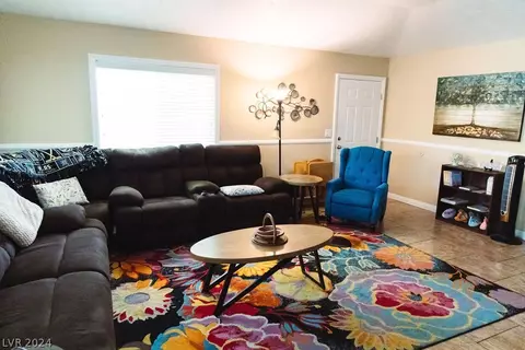 1133 Willow Tree Dr #A, Las Vegas, NV 89128