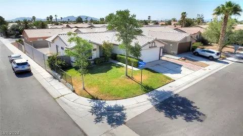 5242 Salmon Run Ct, North Las Vegas, NV 89031