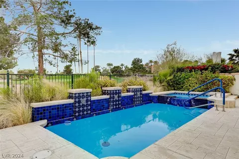 8941 Diamond Falls Dr, Las Vegas, NV 89117