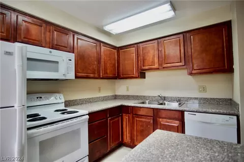 5220 Indian River Dr #278, Las Vegas, NV 89103