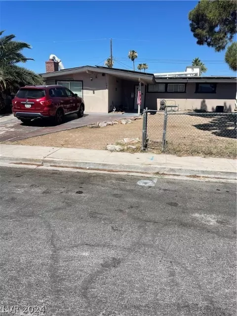705 Flower St, Las Vegas, NV 89101