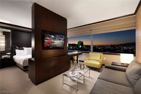 2600 W Harmon Ave #16042, Las Vegas, NV 89158