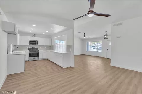 1557 Rock Island Ln, Las Vegas, NV 89110