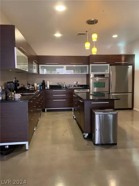 900 S Las Vegas Blvd #806, Las Vegas, NV 89101