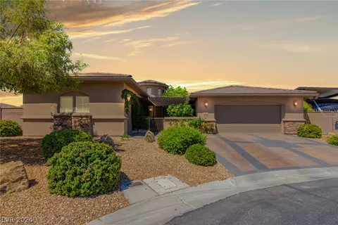 7705 Reflecting Waters Ct, Las Vegas, NV 89131