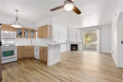 1830 N Buffalo Dr #1067, Las Vegas, NV 89128
