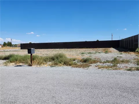 721 Garden Ln, Pahrump, NV 89048