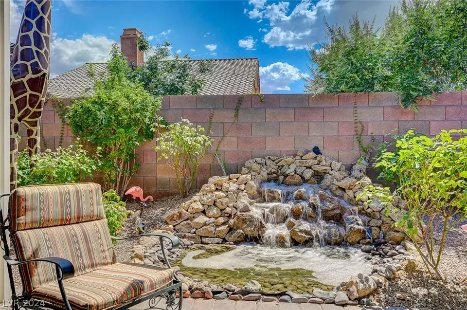 Exterior - 1011 Via Calderia Pl, Henderson, NV 89011 photo 10 of 29