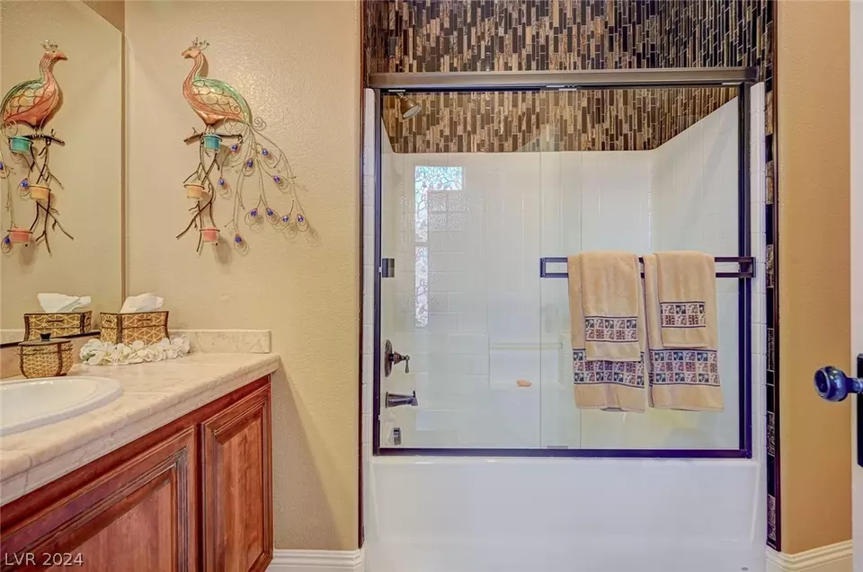 Bath - 1011 Via Calderia Pl, Henderson, NV 89011 photo 4 of 4
