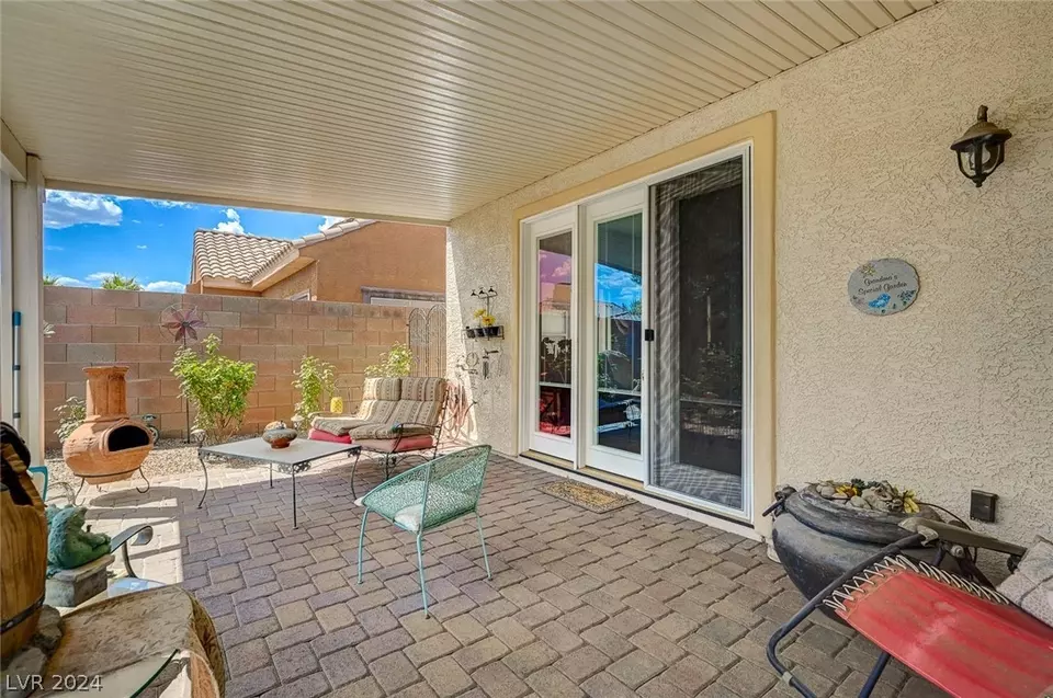 Exterior - 1011 Via Calderia Pl, Henderson, NV 89011 photo 9 of 29