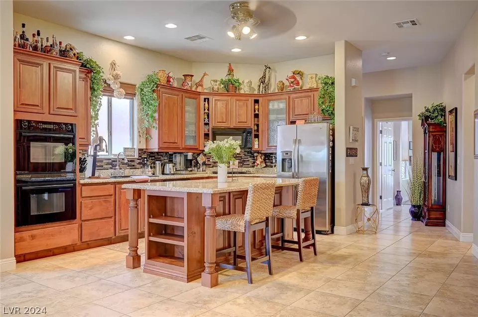 Kitchen - 1011 Via Calderia Pl, Henderson, NV 89011 photo 3 of 7