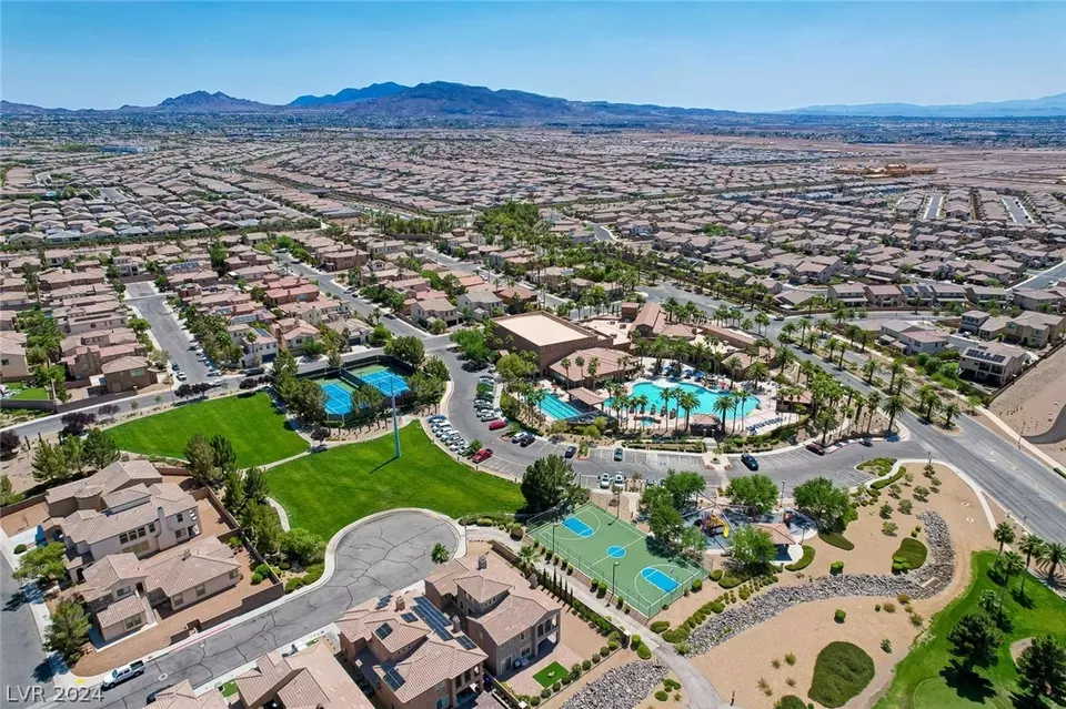 View/Area - 1011 Via Calderia Pl, Henderson, NV 89011 photo 7 of 12