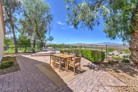 1369 Dragon Rock Dr, Henderson, NV 89052