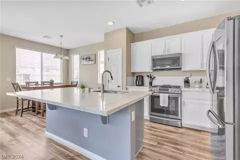 7611 Houston Peak St, Las Vegas, NV 89166