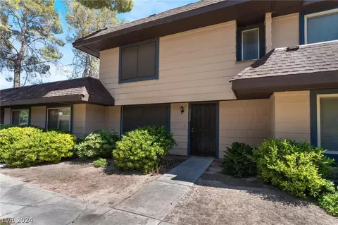 6220 Meadow View Ln, Las Vegas, NV 89103