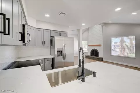 4013 Meadow Valley Ln, Las Vegas, NV 89107
