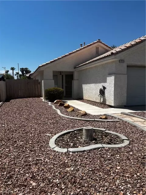 7225 Royal Guard Ave, Las Vegas, NV 89130