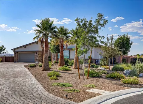 8542 Wolf Mountain Ct, Las Vegas, NV 89129