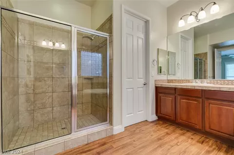 Bath - 2591 Dirleton Pl, Henderson, NV 89044 photo 3 of 3
