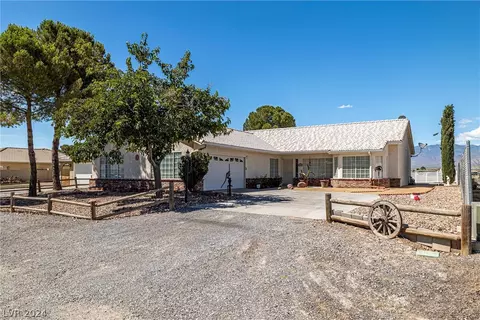 300 E Glenoaks St, Pahrump, NV 89048