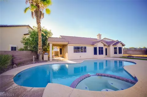 310 New Hope Dr, Henderson, NV 89014