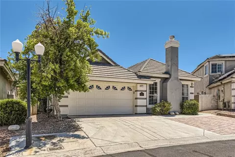8233 Golf Club Ave, Las Vegas, NV 89145