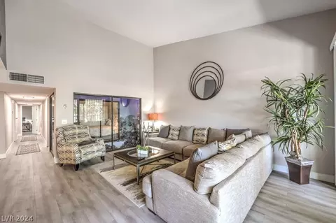2511 Palmera Dr, Las Vegas, NV 89121