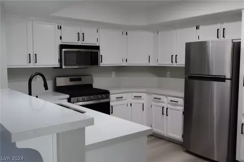 7950 W Flamingo Rd #2033, Las Vegas, NV 89147
