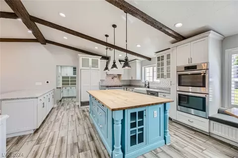4530 Plaza De Vista St, Las Vegas, NV 89120