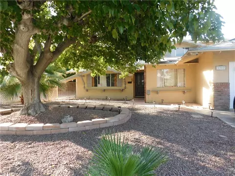 3397 Bancroft Cir, Las Vegas, NV 89121