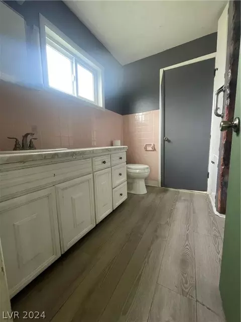 Bath - 296 Nevada Ave, Ely, NV 89301 photo 1 of 2