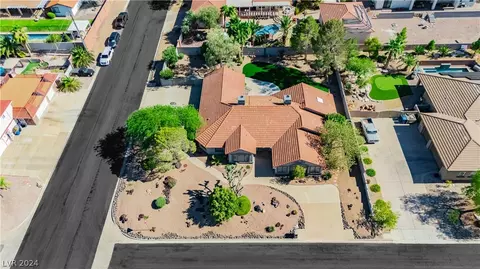 291 E Longacres Dr, Henderson, NV 89015