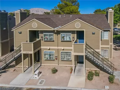 2696 Jennydiane Dr, Las Vegas, NV 89121