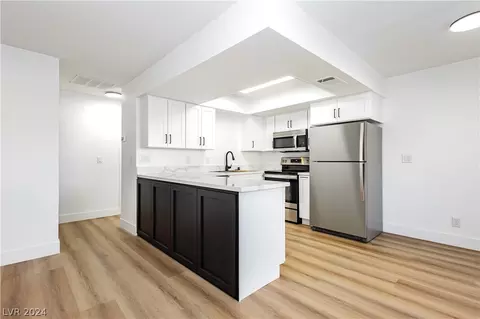 4300 N Lamont St #216, Las Vegas, NV 89115
