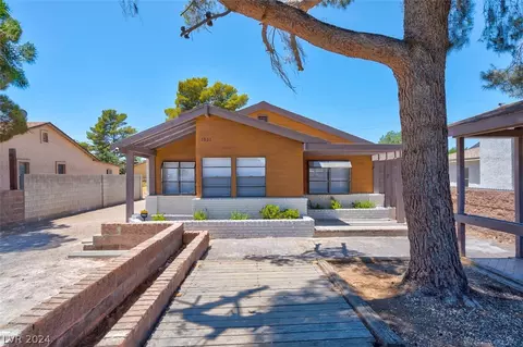1031 May Ave, Las Vegas, NV 89104
