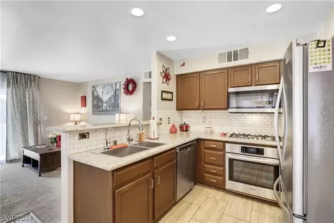 5092 Mandalay Springs Dr #103, Las Vegas, NV 89120