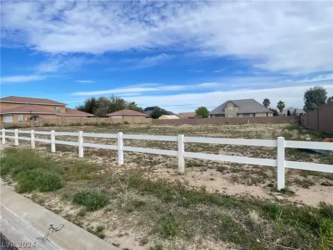 1440 Lake Valley Dr, Logandale, NV 89021