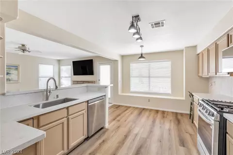 1821 Ruby Ln, Henderson, NV 89014 photo 7