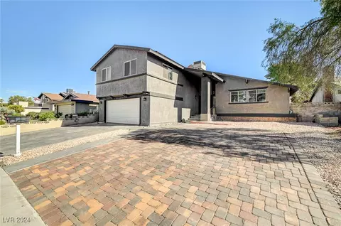 6781 Greengrove Dr, Las Vegas, NV 89103