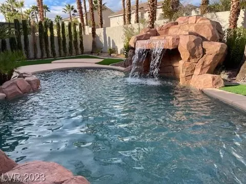 9636 Phoenician Ave, Las Vegas, NV 89147