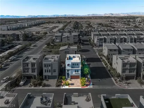 8023 Carpenter Creek Ave, Las Vegas, NV 89113